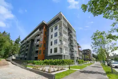 404 3594 MALSUM DRIVE, North Vancouver BC V7G 0B4
