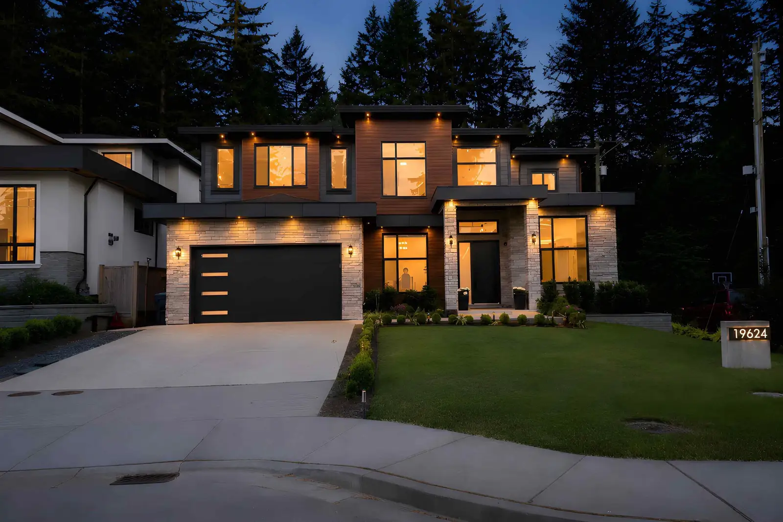 19624 31A AVENUE, Surrey BC V2Z 0B2