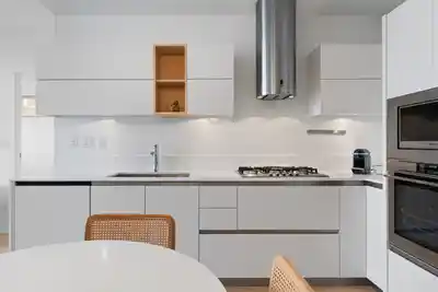 206 133 E 8TH AVENUE, Vancouver BC V5T 1R8