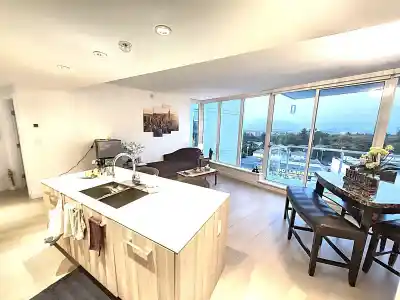 809 4638 GLADSTONE STREET, Vancouver BC V5N 0G5