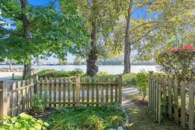 1 8581 JELLICOE STREET, Vancouver BC V5S 4T5