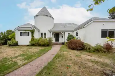 408 ALLEN DRIVE, Delta BC V4M 3B8