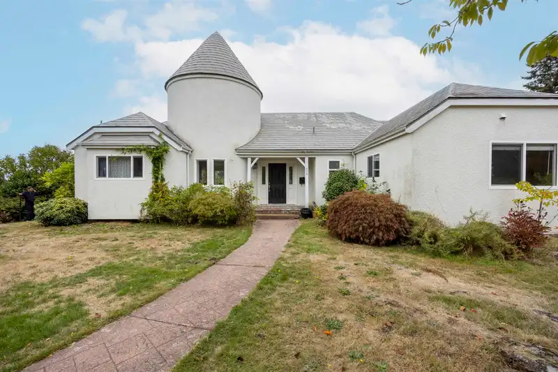 408 ALLEN DRIVE, Delta