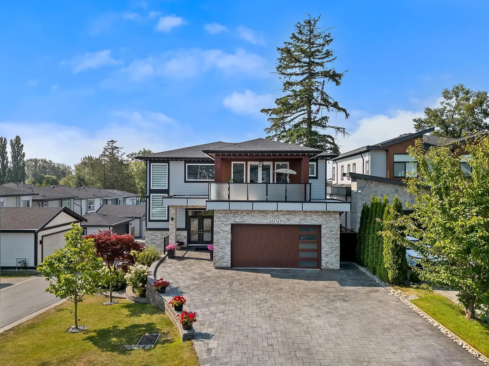 20574 71 AVENUE, Langley BC V2Y 3J9