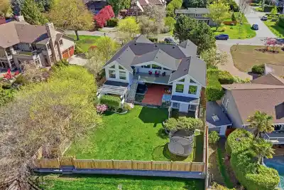 29 ENGLISH BLUFF ROAD, Delta BC V4M 2M4