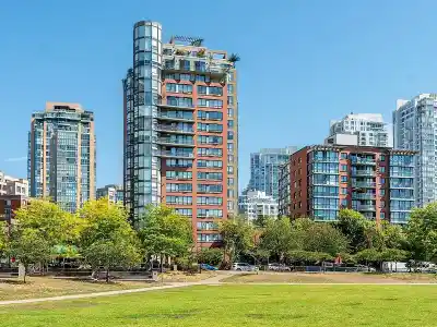 15C 199 DRAKE STREET, Vancouver BC V6Z 2T9