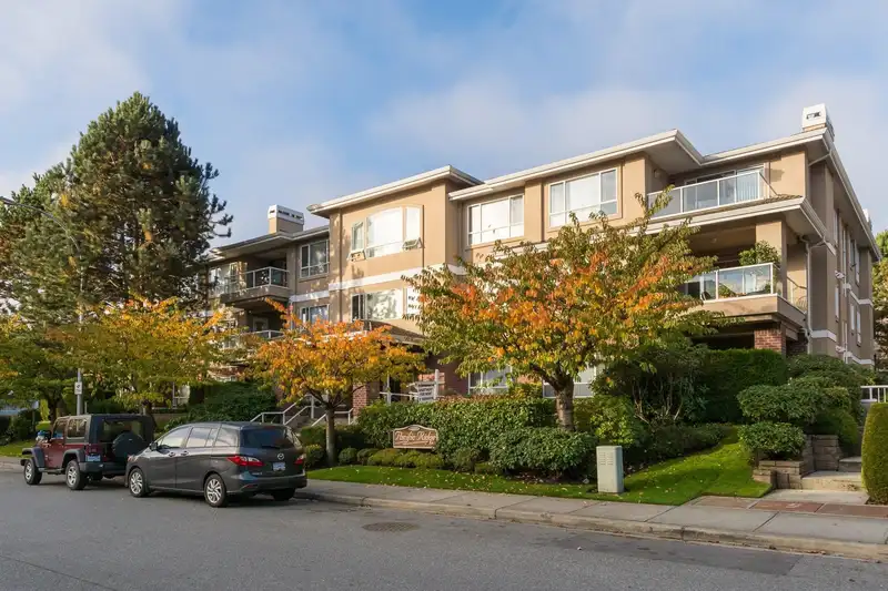 202 1131 55 STREET, Delta