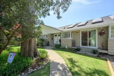 957 56A STREET, Delta BC V4L 1Y6