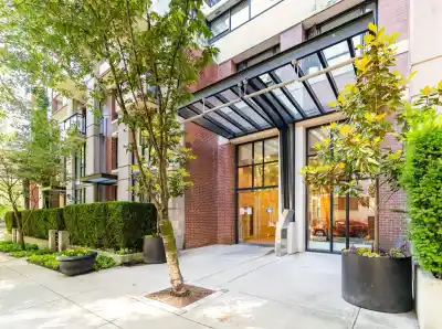 502 977 MAINLAND STREET, Vancouver BC V6B 1T2