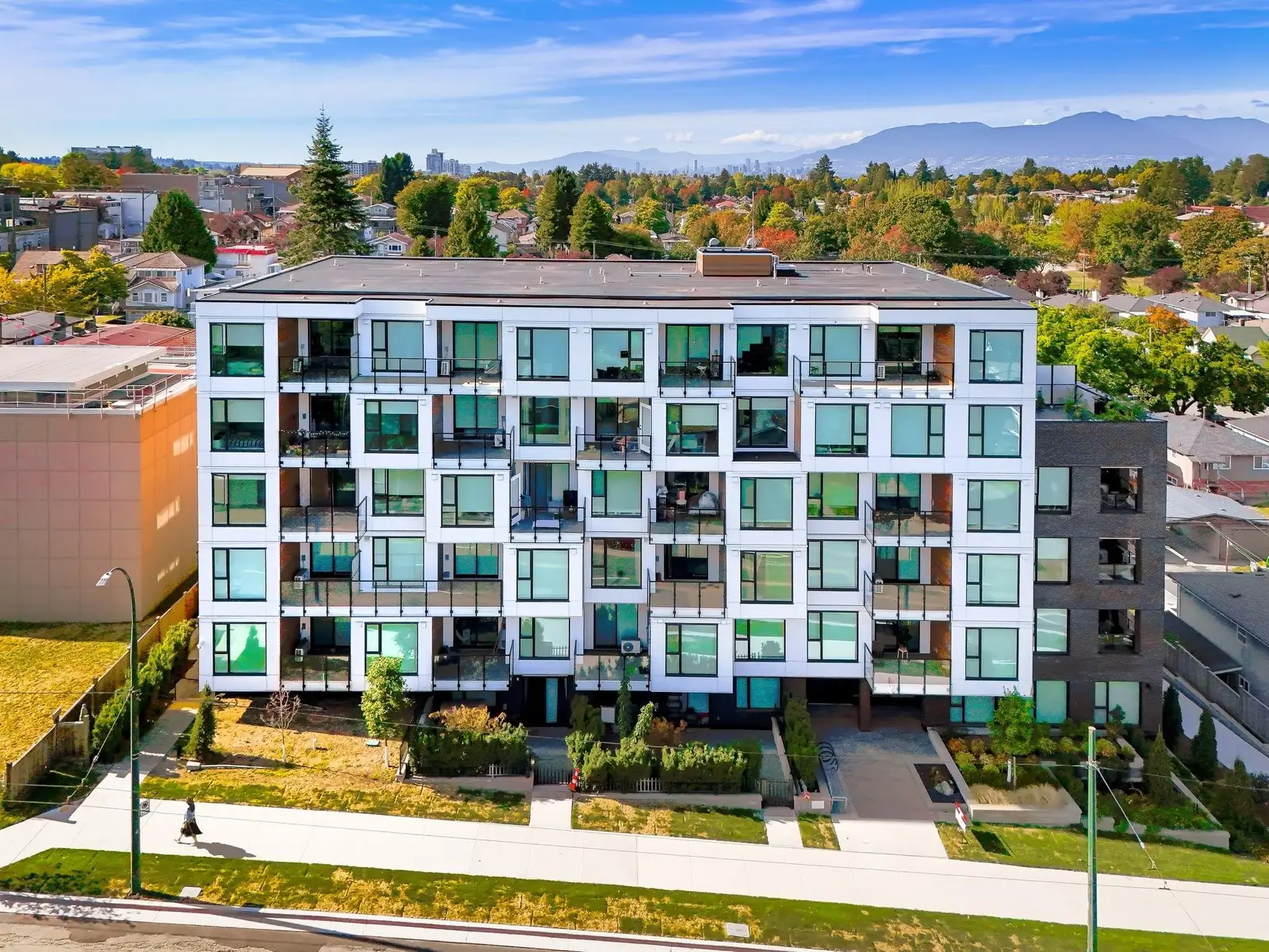 406 5399 JOYCE STREET, Vancouver BC V5R 4H3