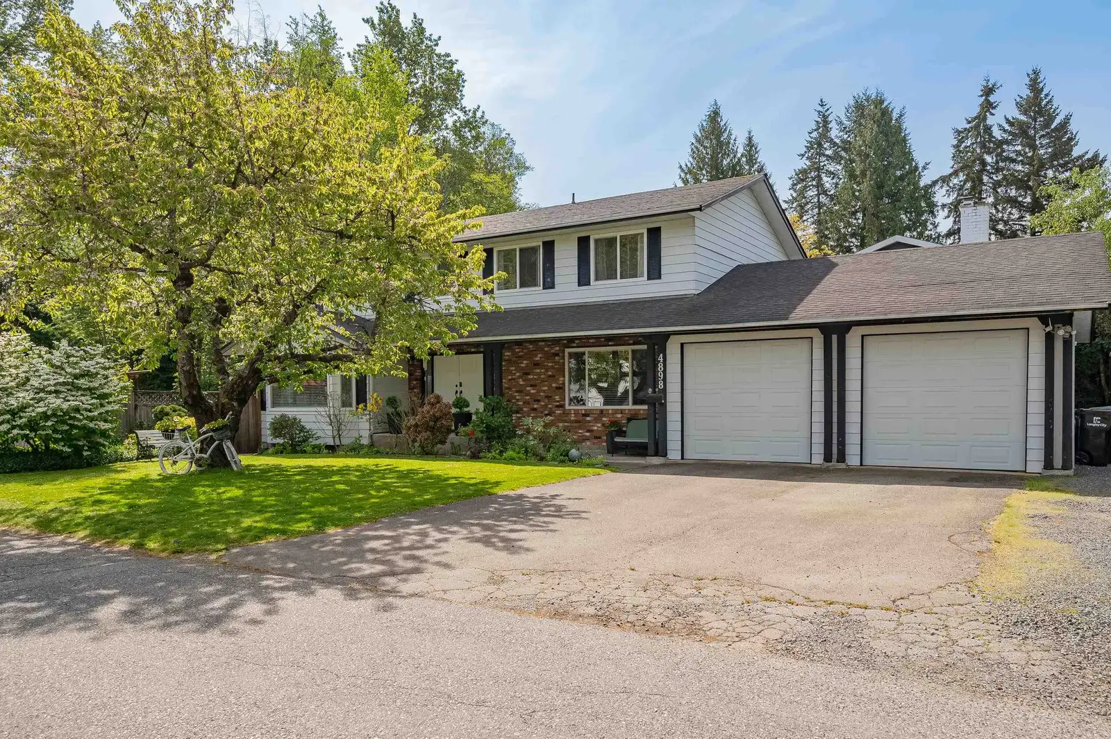 4898 205A STREET, Langley BC V3A 5R1