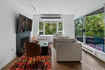 304 1925 W 2ND AVENUE, Vancouver BC V6J 1J2