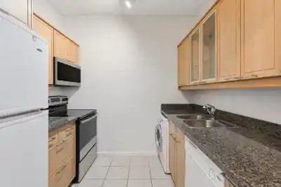 304 827 W 16TH STREET, North Vancouver BC V7P 1R2