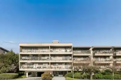 203 330 E 1ST STREET, North Vancouver BC V7L 1B5