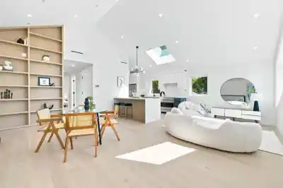 6168 GRANVILLE STREET, Vancouver BC V6M 3E3
