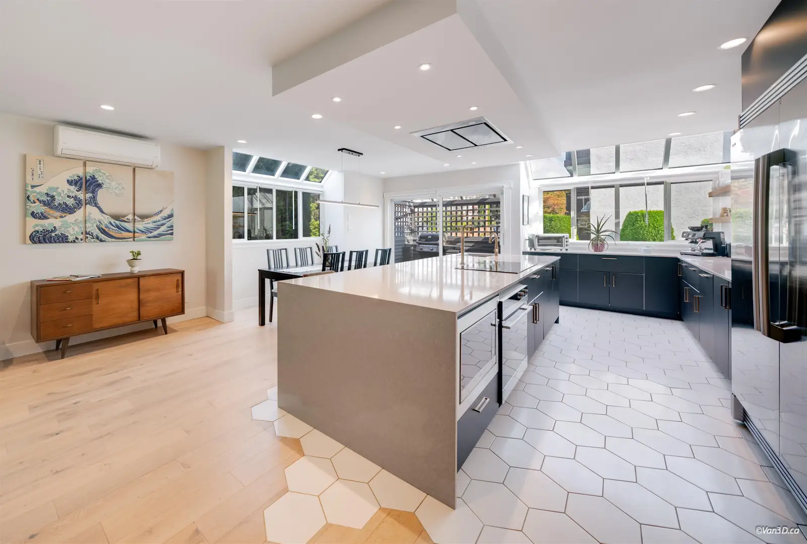 2022 CHESTERFIELD AVENUE, North Vancouver BC V7M 2P6