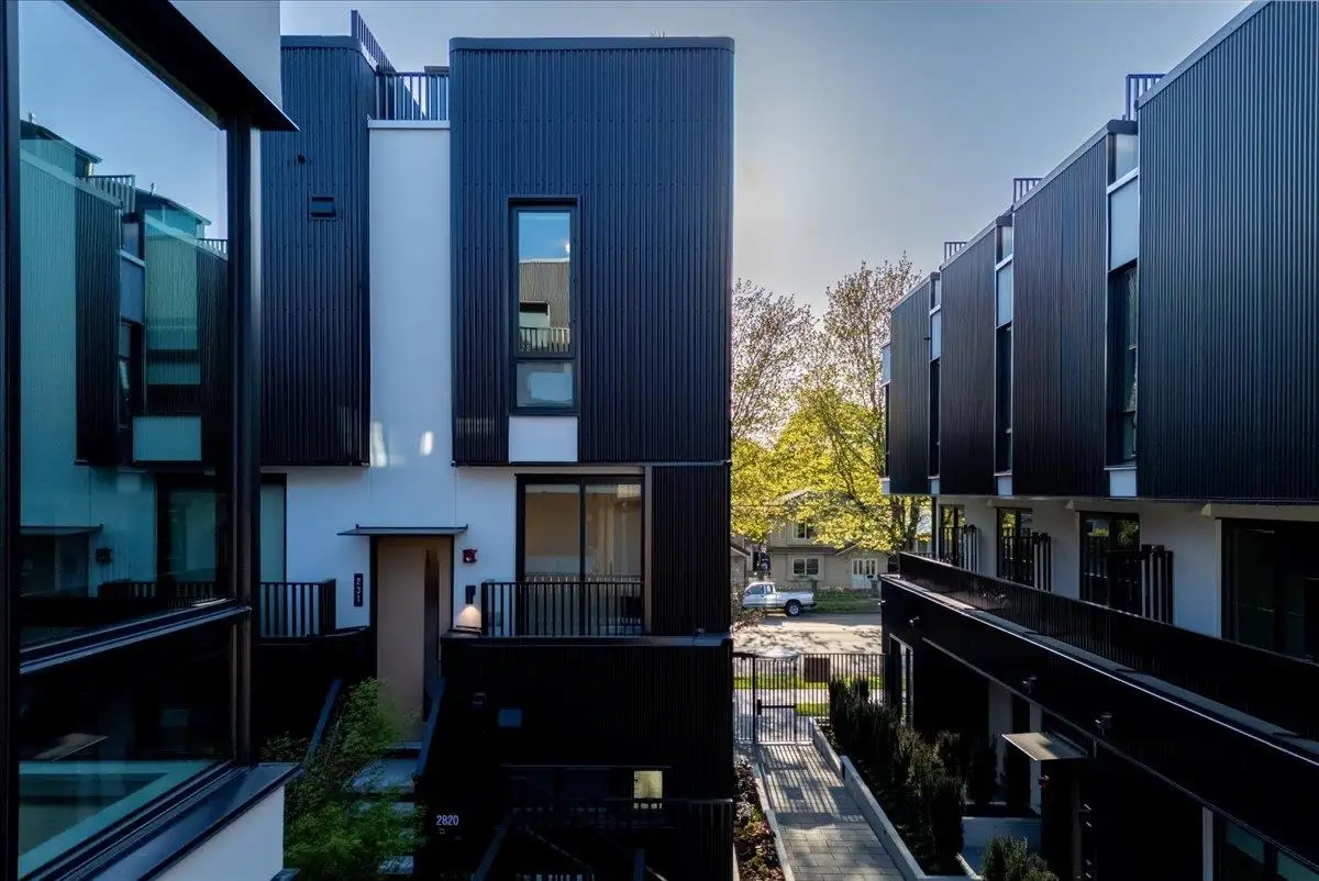 231 2830 NANAIMO STREET, Vancouver BC V5N 0E3