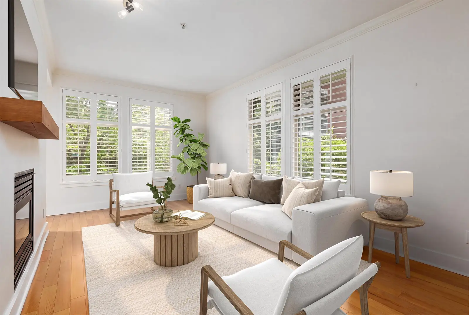201 118 W 22ND STREET, North Vancouver BC V7M 1Z9