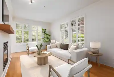 201 118 W 22ND STREET, North Vancouver BC V7M 1Z9