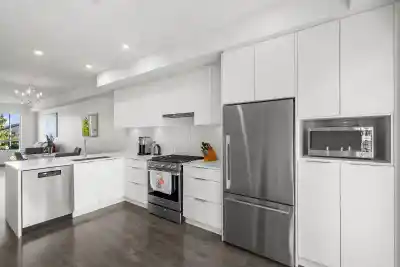 15 4292 WOLF WAY, Tsawwassen BC V4M 0E1