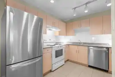 501 2012 FULLERTON AVENUE, North Vancouver BC V7P 3E3
