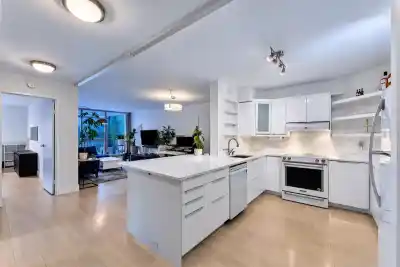 905 2024 FULLERTON AVENUE, North Vancouver BC V7P 3G4