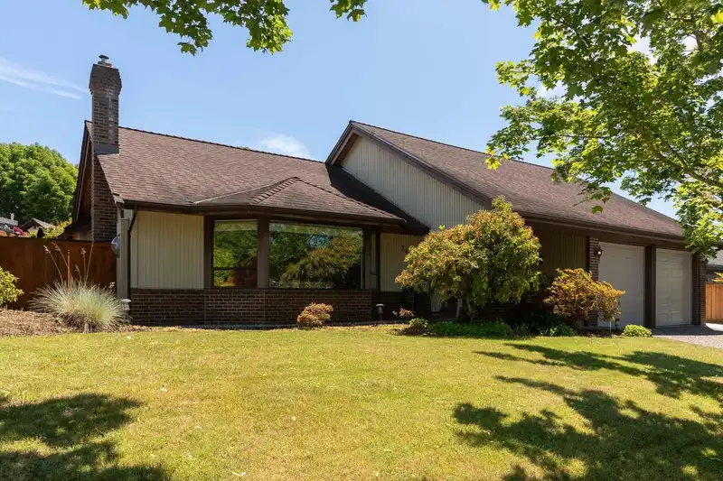 748 JUNIPER PLACE, Delta