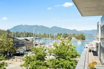 206 560 NICOLA STREET, Vancouver BC V6G 3J7