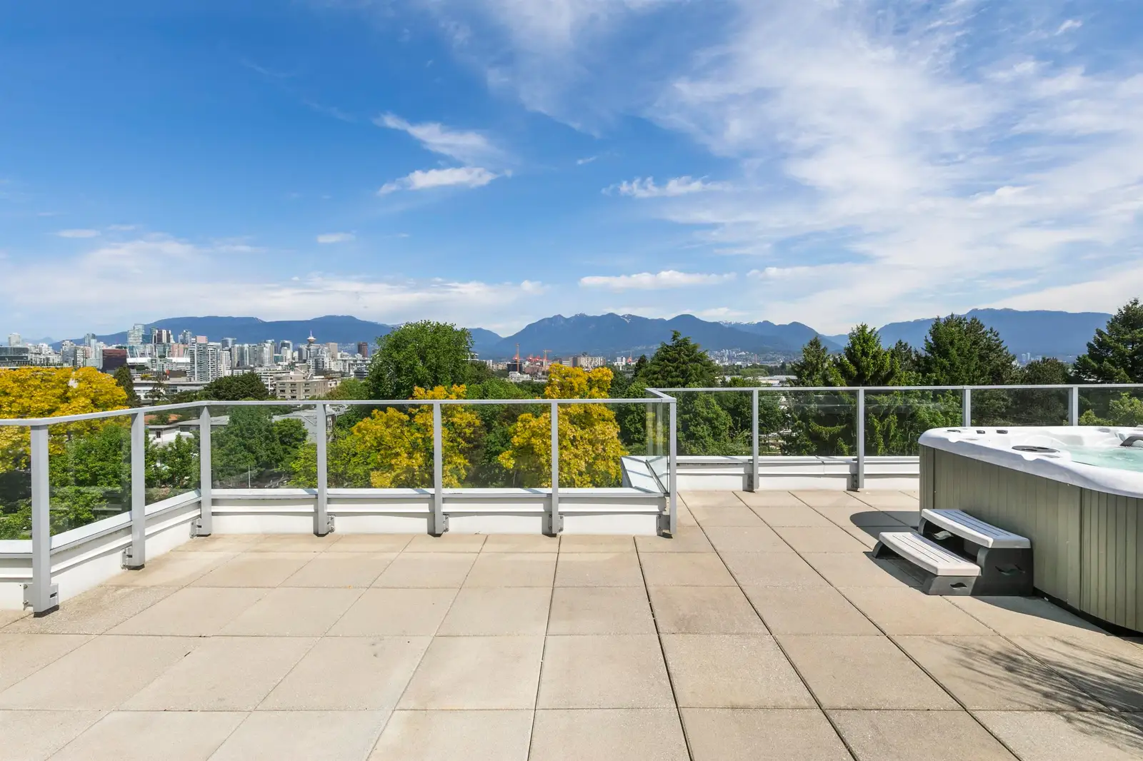 501 379 E BROADWAY, Vancouver BC V5T 1W6