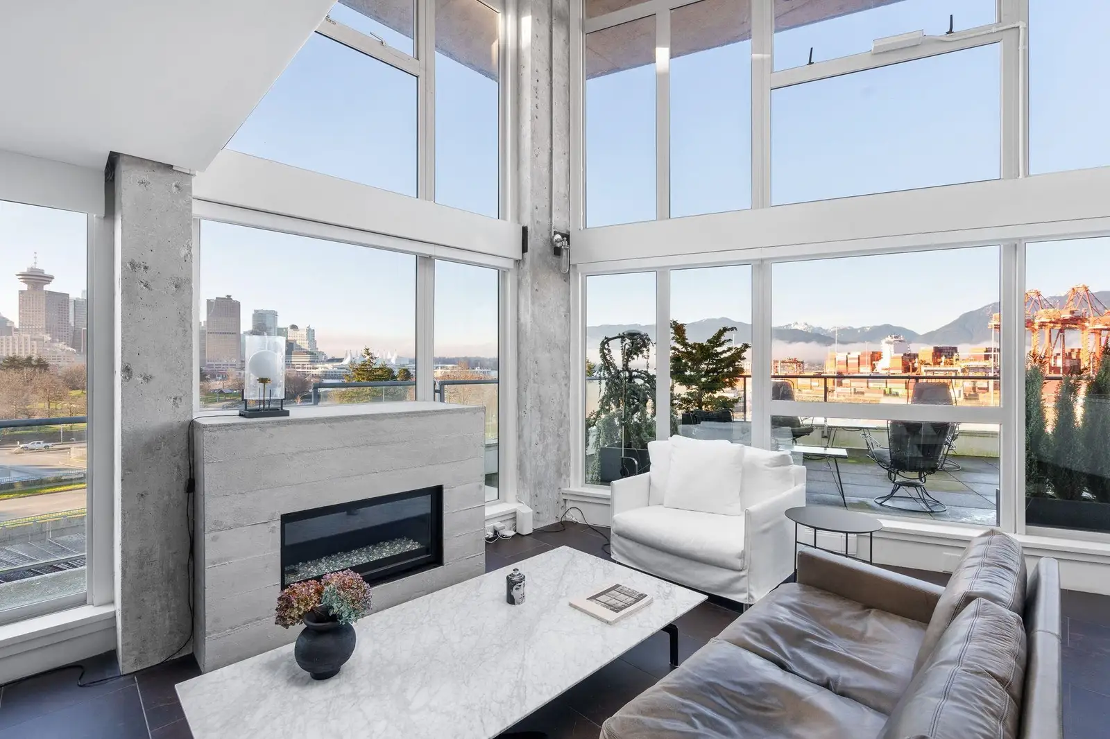 624 289 ALEXANDER STREET, Vancouver BC V6A 4H6