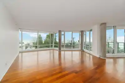 404 1762 DAVIE STREET, Vancouver BC V6G 1W2