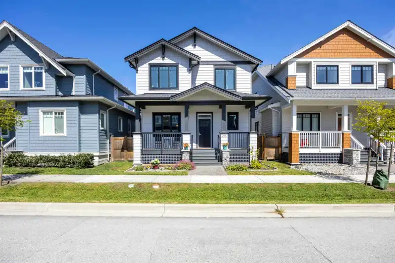 4705 HAZELNUT WAY, Tsawwassen