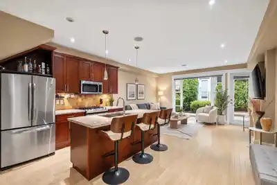 1620 ST. ANDREWS AVENUE, North Vancouver BC V7L 3L6