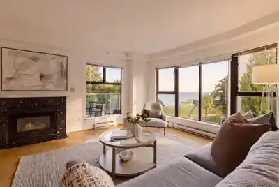 300 1410 BUTE STREET, Vancouver BC V6E 2A7