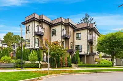 226 E 8TH STREET, North Vancouver BC V7L 1Z1