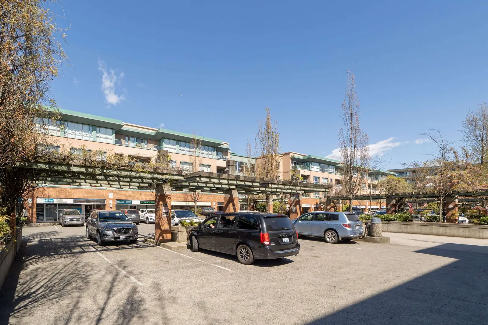 207 223 MOUNTAIN HIGHWAY, North Vancouver BC V7J 3V3