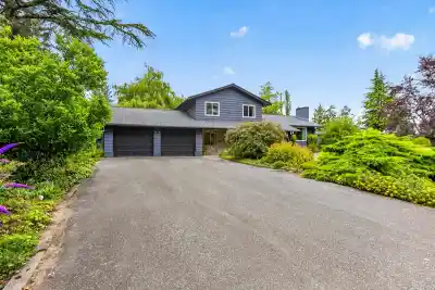 22979 71A AVENUE, Langley BC V2Y 2K1