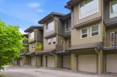 24 897 PREMIER STREET, North Vancouver BC V7J 2G7