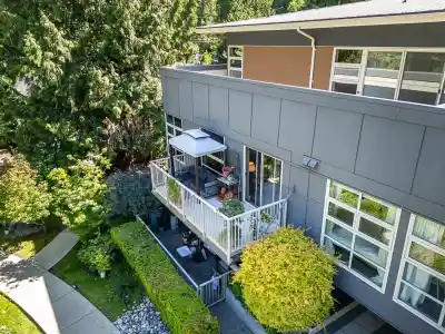 206 2832 CAPILANO ROAD, North Vancouver BC V7R 4H5