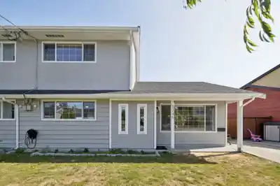 5245 MAPLE CRESCENT, Delta BC V4K 1G1