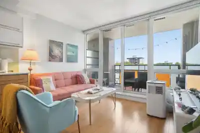 709 718 MAIN STREET, Vancouver BC V6A 0B1