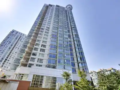 1708 198 AQUARIUS MEWS, Vancouver BC V6Z 2Y4