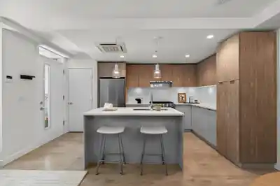 TH3 108 E 8TH STREET, North Vancouver BC V7L 1Y9