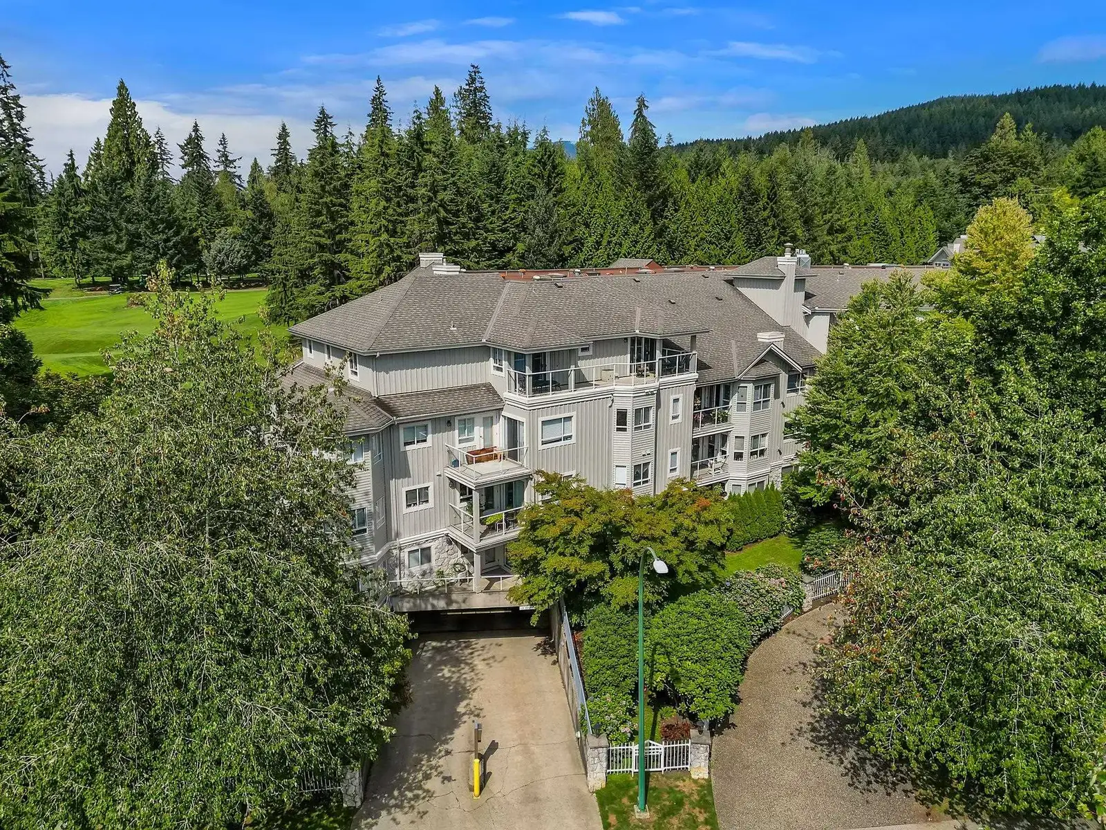 104 1281 PARKGATE AVENUE, North Vancouver BC V7H 3A3